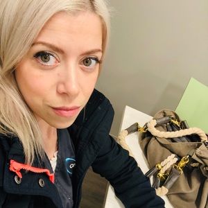 Meet your Posher, Nicole